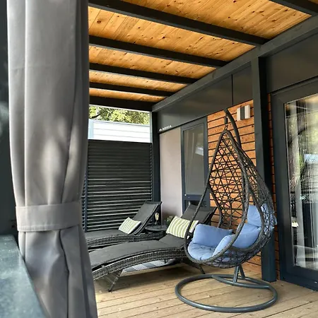 Luxury Mobile Bura Kemp *