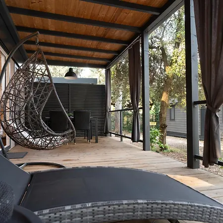 Kemp Luxury Mobile Bura *